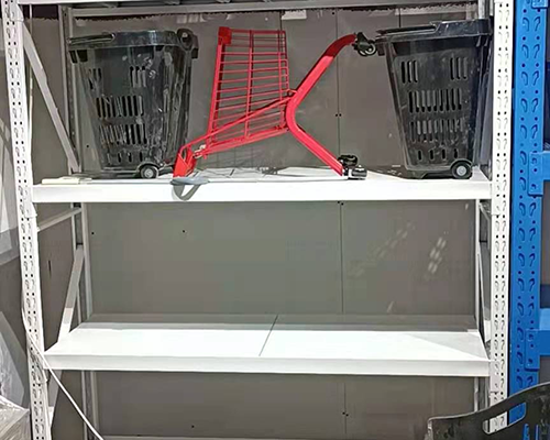 白轻仓